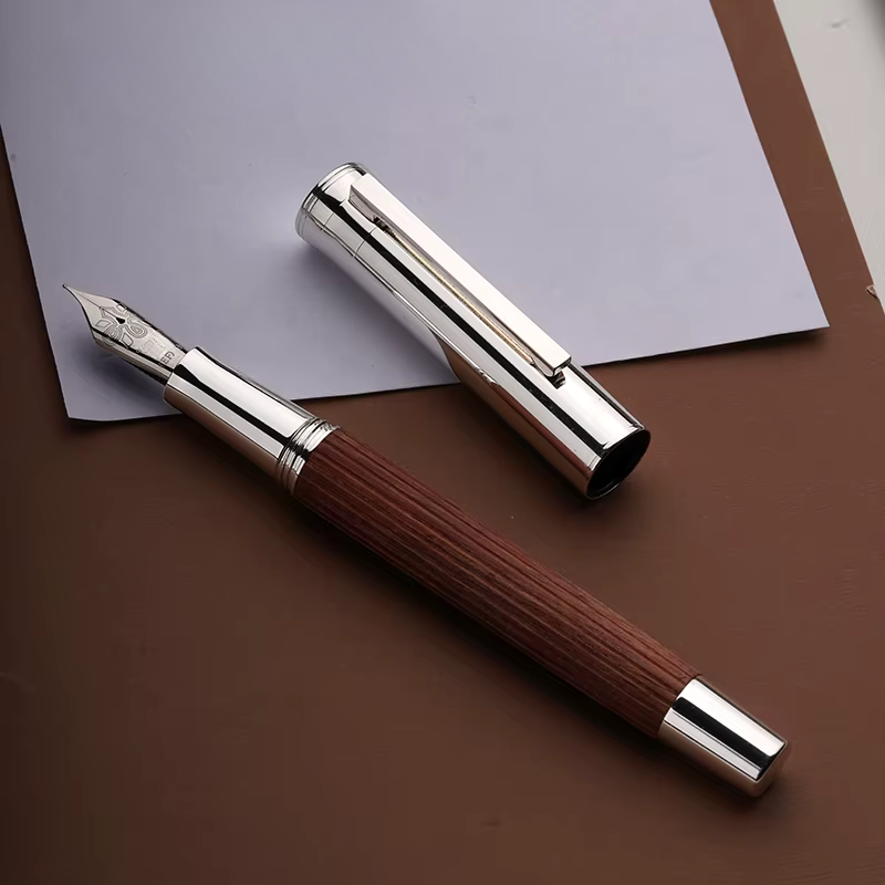 Retro Grooved Fountain Pen - Grooved Wooden Finish - Screw-On