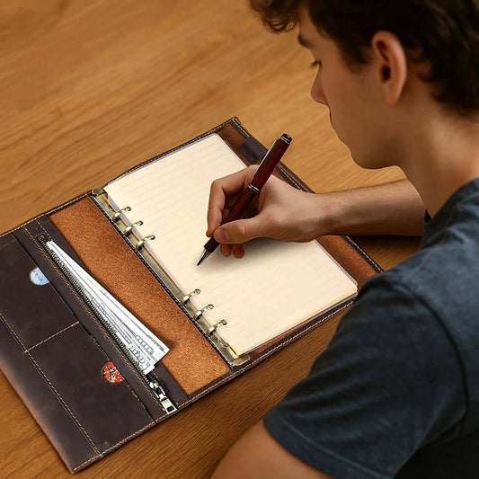 Brązowy organizer skórzany A5 – widok z przodu