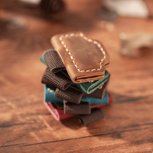 Magnetic pen clip for notebook