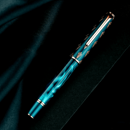 Pióro z motywiem pawia