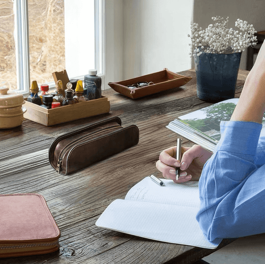 Universal pencil case with zipper - natural leather