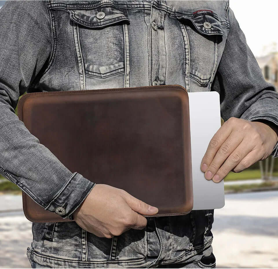 Etui do MacBooka ze skóry naturalnej – minimalistyczne