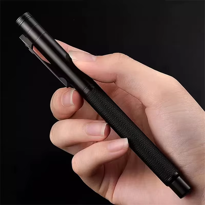 Pióro wieczne Eclipse Noir – głęboka czerń i tajemniczość w ręce, elegancki design, funkcjonalność w minimalistycznej formie.