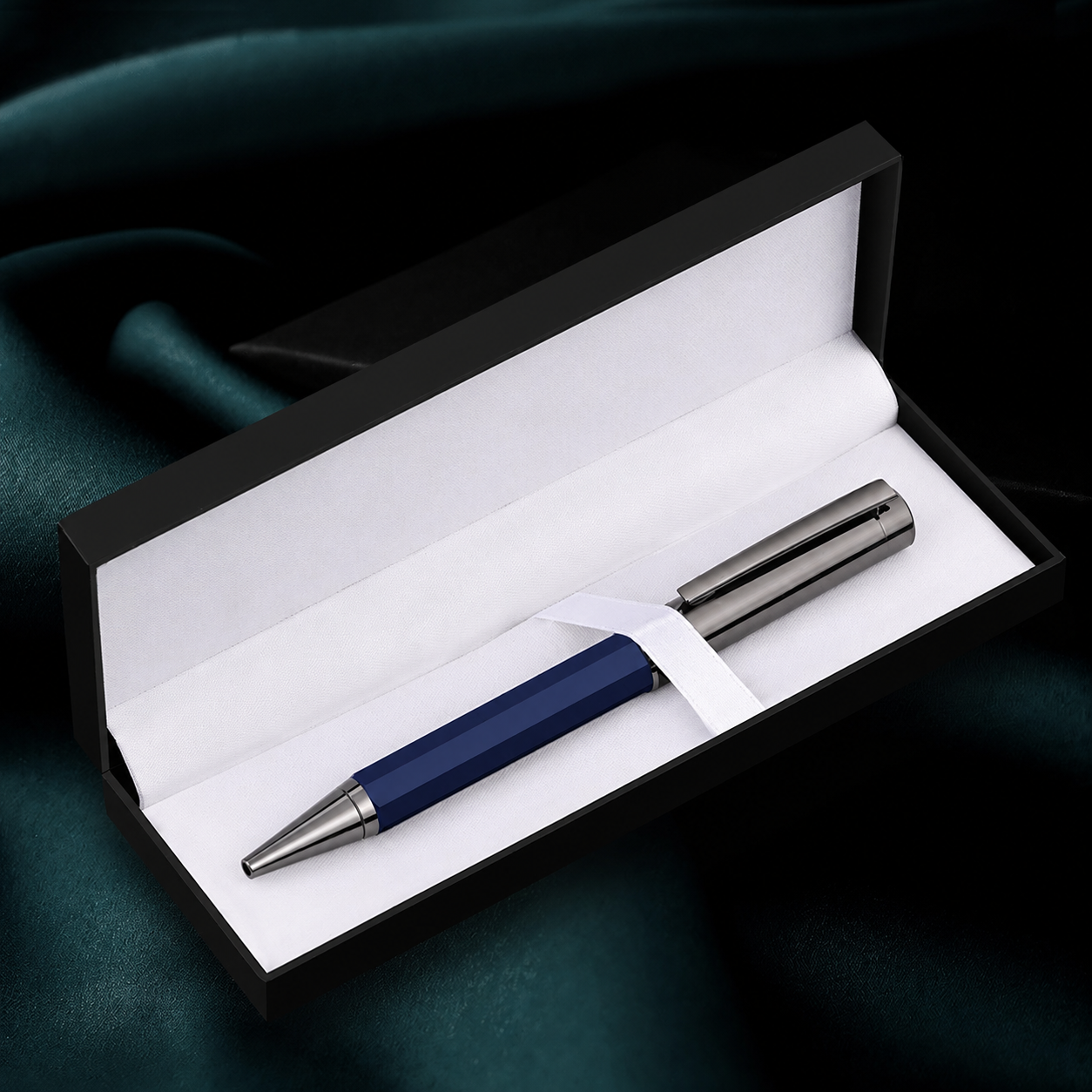 Gratis: Długopis Classic czarny w pudełku