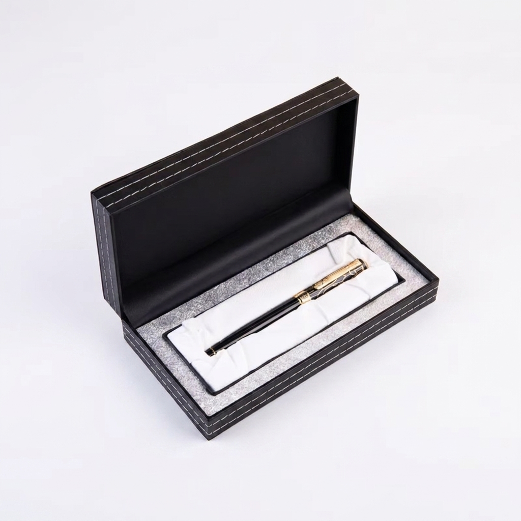 Silver Frame pudełko skórzane  na pióro – czarna elegancja